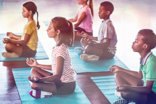 Tipps für Eltern - Bewegungs- und Gesundheitstipps: Yoga für Kinder