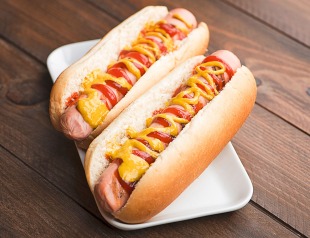 Backen mit Kindern - Englisch lernen mit 60+ tollen Rezepten: American recipe for Kids: American hot dog