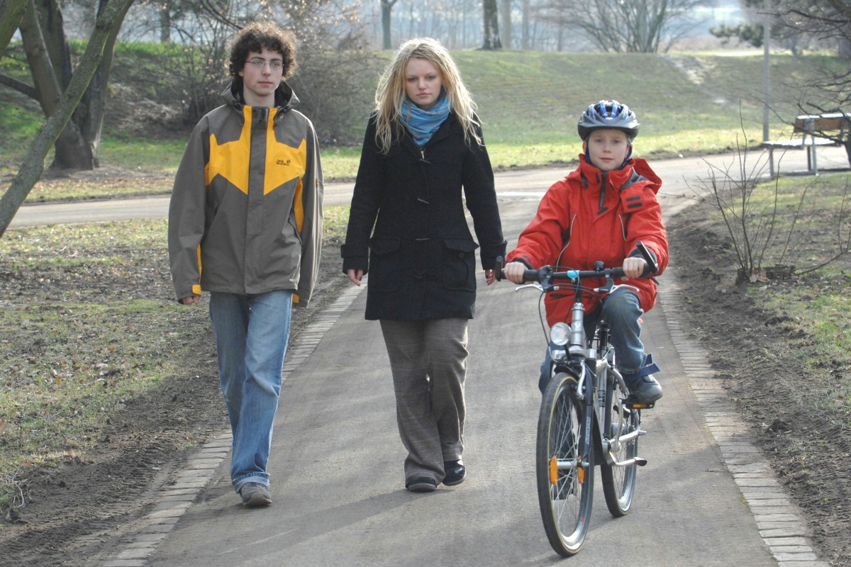 Fu&szlig;- und Radweg