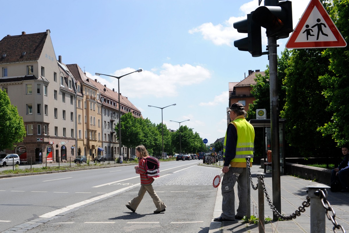Sch&uuml;lerlotse macht den Schulweg sicher