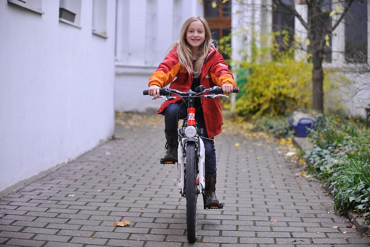 M&auml;dchen auf Fahrrad