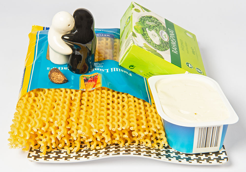 Zutaten f&uuml;r die vegetarischen Frischk&auml;se-Spinat-Nudeln