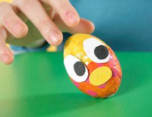 So spielen Sie mit den Eier-M&auml;nnchen