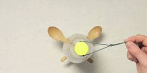 So basteln Sie die Futterkrippe f&uuml;r V&ouml;gel