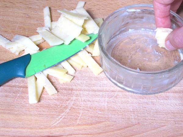 Buttern Sie die Auflaufformen