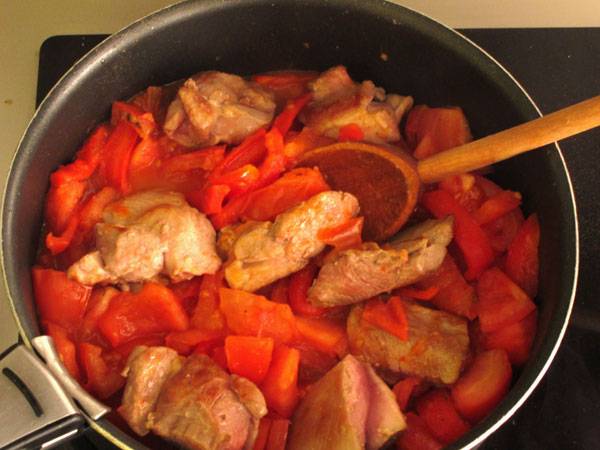 Braten Sie das Putengeschnetzelte