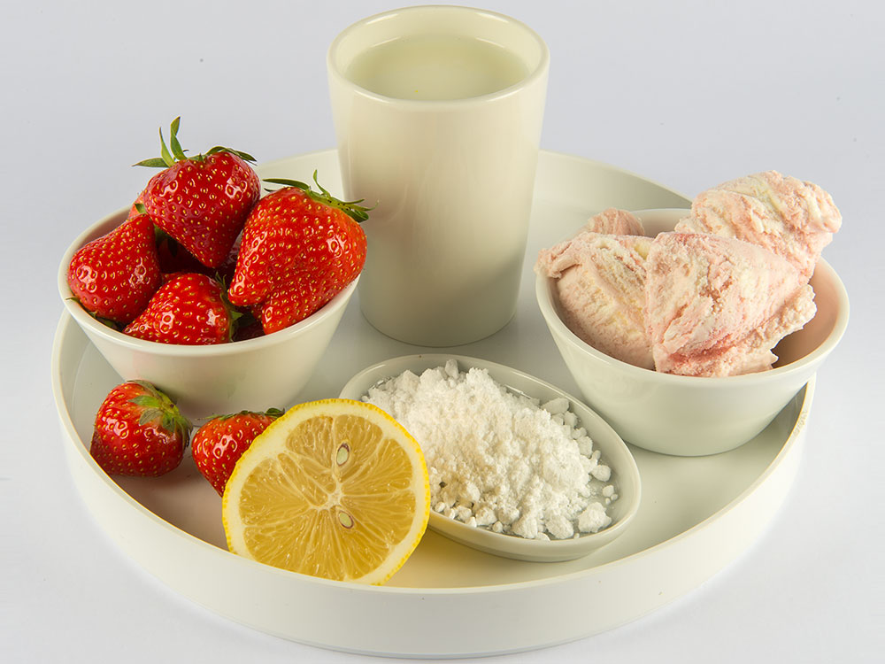 Zutaten f&uuml;r den Milkshake mit Erdbeeren