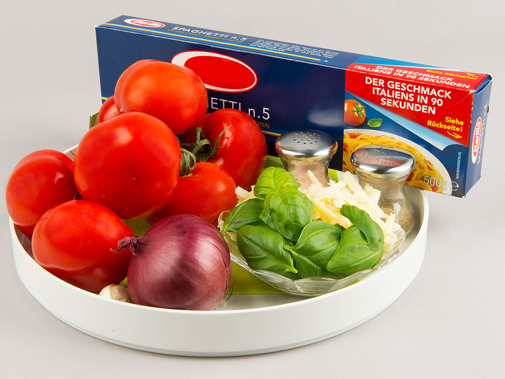 Zutaten f&uuml;r die vegetarischen Spaghetti mit frischer Tomatenso&szlig;e